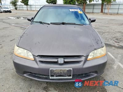 Piąte zdjęcie samochodu w środku: 1998 HONDA ACCORD LX VIN:1HGCG5649WA080919 - miniatura