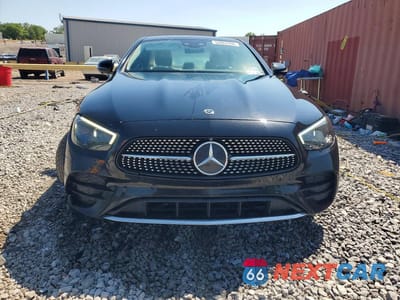 Piąte zdjęcie samochodu w środku: 2021 MERCEDES-BENZ E 350 VIN:W1KZF8DB4MA910370 - miniatura