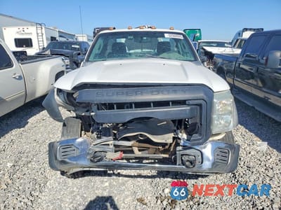 Piąte zdjęcie samochodu w środku: 2014 FORD F550 SUPER DUTY VIN:1FDUF5HY3EEB81611 - miniatura