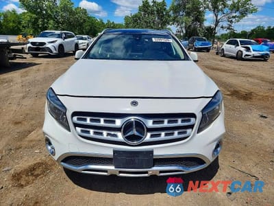Piąte zdjęcie samochodu w środku: 2019 MERCEDES-BENZ GLA 250 4MATIC VIN:WDCTG4GB1KJ602419 - miniatura