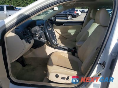 Zdjęcie 7 z 12 samochodu: 2014 VOLKSWAGEN PASSAT SE VIN:1VWBS7A38EC100824 - miniatura