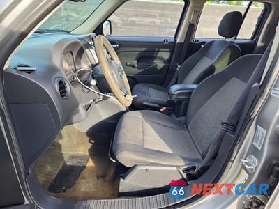 Zdjęcie 7 z 12 samochodu: 2016 JEEP PATRIOT SPORT VIN:1C4NJPBA0GD789996 - miniatura