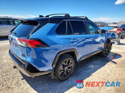 Trzecie zdjęcie samochodu z tyłu: 2024 TOYOTA RAV4 XSE VIN:2T3E6RFV1RW063032 - miniatura