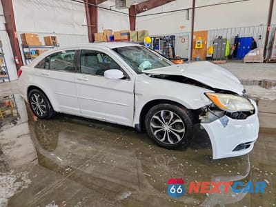 Czwarte zdjęcie samochodu z boku: 2012 CHRYSLER 200 LX VIN:1C3CCBABXCN202288 - miniatura