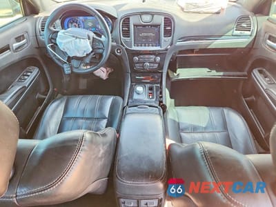 Zdjęcie 8 z 13 samochodu: 2018 CHRYSLER 300 S VIN:2C3CCABG2JH266691 - miniatura