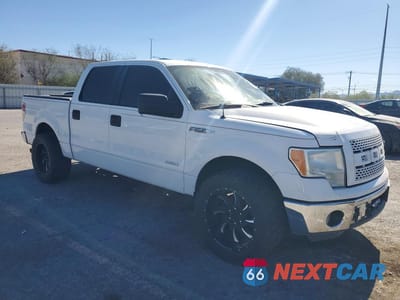 Czwarte zdjęcie samochodu z boku: 2011 FORD F150 SUPERCREW VIN:1FTFW1CT3BFB45120 - miniatura