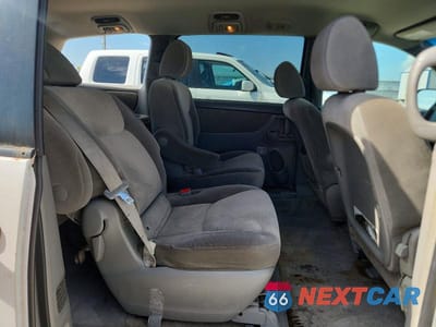 Zdjęcie 11 z 13 samochodu: 2010 TOYOTA SIENNA LE 7-PASSENGER VIN:5TDKK4CC9AS320397 - miniatura
