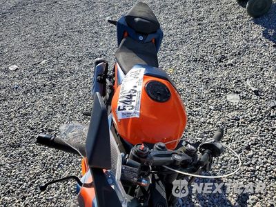 Piąte zdjęcie samochodu w środku: 2022 KTM 390 RC VIN:MD2JYJ401NC214430 - miniatura