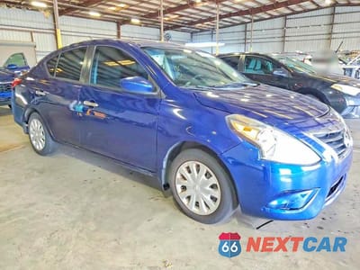 Czwarte zdjęcie samochodu z boku: 2018 NISSAN VERSA SV VIN:3N1CN7AP1JL883598 - miniatura