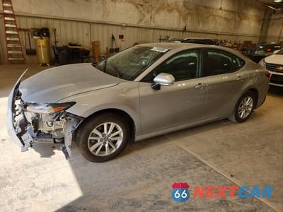 2025 TOYOTA CAMRY LE 4T1DAACK3SU100764 - główne zdjęcie licytacji z USA - miniatura