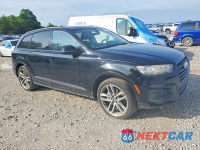 Czwarte zdjęcie samochodu z boku: 2017 AUDI Q7 PRESTIGE VIN:WA1VAAF77HD034805 - miniatura