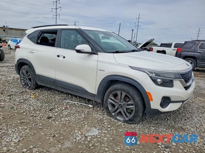 Czwarte zdjęcie samochodu z boku: 2021 KIA SELTOS S VIN:KNDEUCAA4M7079768 - miniatura