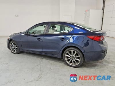 Drugie zdjęcie samochodu z przodu: 2018 MAZDA 3 TOURING VIN:3MZBN1V3XJM174088 - miniatura