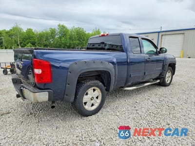 Trzecie zdjęcie samochodu z tyłu: 2011 CHEVROLET SILVERADO K1500 LT VIN:1GCRKSE3XBZ439902 - miniatura