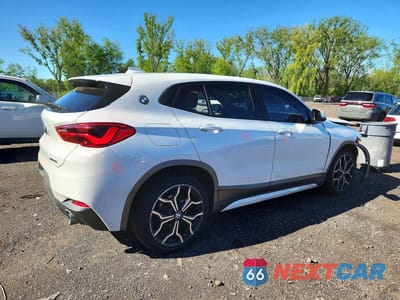 Trzecie zdjęcie samochodu z tyłu: 2018 BMW X2 XDRIVE28I VIN:WBXYJ5C38JEF79915 - miniatura