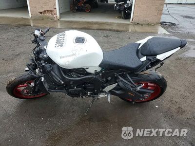 Trzecie zdjęcie samochodu z tyłu: 2025 KAWASAKI ZX636 K VIN:JKBZXJJ11SA030191 - miniatura