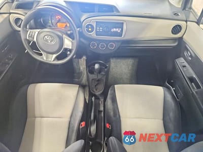 Zdjęcie 8 z 12 samochodu: 2013 TOYOTA YARIS 5-DOOR LE VIN:JTDKTUD31DD549426 - miniatura
