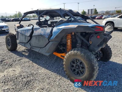 Trzecie zdjęcie samochodu z tyłu: 2025 CAN-AM MAVERICK X3 UTILITY VEHICLE VIN:3JBVMAY24SE000604 - miniatura