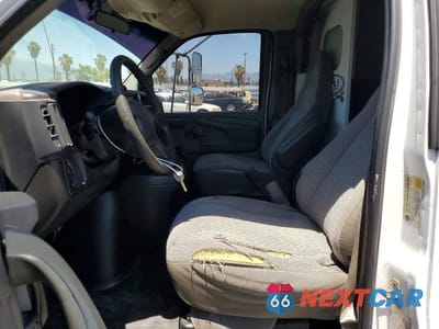 Zdjęcie 7 z 12 samochodu: 2006 GMC SAVANA CUTAWAY G3500 VIN:1GDHG31U361258660 - miniatura