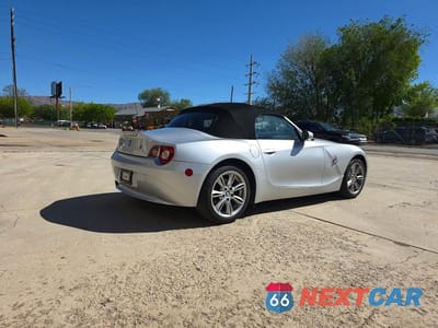Czwarte zdjęcie samochodu z boku: 2005 BMW Z4 3.0 VIN:4USBT53585LU10307 - miniatura
