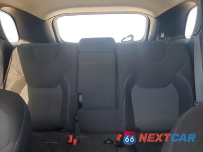 Zdjęcie 10 z 13 samochodu: 2019 JEEP CHEROKEE LATITUDE VIN:1C4PJLCB9KD221523 - miniatura
