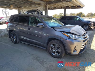 Czwarte zdjęcie samochodu z boku: 2017 TOYOTA HIGHLANDER HYBRID LIMITED PLATINUM VIN:5TDDGRFH3HS036532 - miniatura