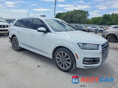 Czwarte zdjęcie samochodu z boku: 2018 AUDI Q7 PRESTIGE VIN:WA1VAAF70JD019343 - miniatura