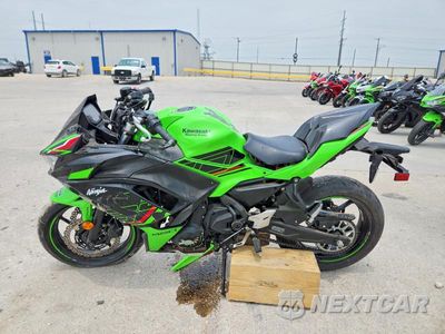Trzecie zdjęcie samochodu z tyłu: 2024 KAWASAKI EX650 P VIN:ML5EXEP16RDAB7056 - miniatura
