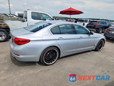 Trzecie zdjęcie samochodu z tyłu: 2019 BMW 530 I VIN:WBAJA5C56KG900673 - miniatura