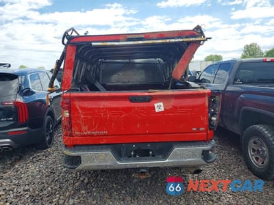 Zdjęcie 6 z 12 samochodu: 2023 CHEVROLET SILVERADO C2500 HEAVY DUTY VIN:1GC1WLE72PF142822 - miniatura