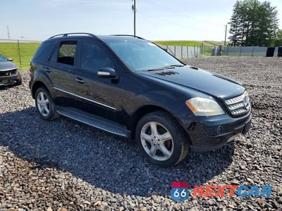 Czwarte zdjęcie samochodu z boku: 2007 MERCEDES-BENZ ML 350 VIN:4JGBB86E97A263012 - miniatura