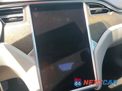 Zdjęcie 9 z 12 samochodu: 2013 TESLA MODEL S VIN:5YJSA1AG2DFP12122 - miniatura
