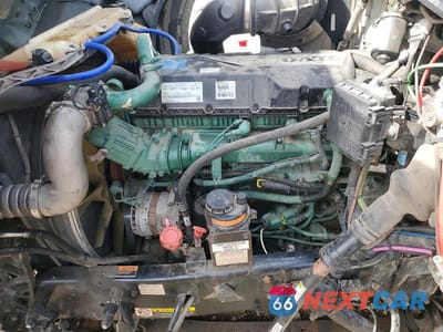 Zdjęcie 7 z 10 samochodu: 2019 VOLVO VNL SEMI TRUCK VIN:4V4NC9EH4KN200776 - miniatura
