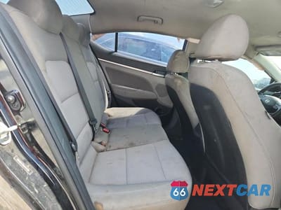 Zdjęcie 10 z 12 samochodu: 2019 HYUNDAI ELANTRA SEL VIN:5NPD84LF8KH454309 - miniatura