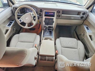 Zdjęcie 8 z 13 samochodu: 2008 JEEP COMMANDER SPORT VIN:1J8HG48K38C129624 - miniatura