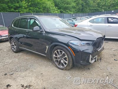 Czwarte zdjęcie samochodu z boku: 2025 BMW X5 XDRIVE40I VIN:5UX23EU0XS9Z20299 - miniatura