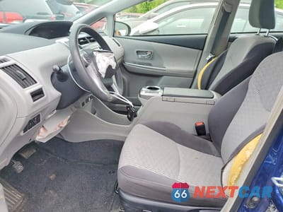 Zdjęcie 7 z 12 samochodu: 2016 TOYOTA PRIUS V THREE VIN:JTDZN3EU4GJ049745 - miniatura