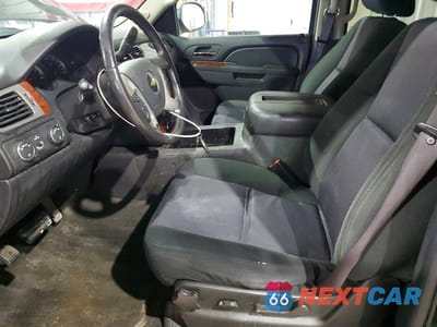 Zdjęcie 7 z 13 samochodu: 2011 CHEVROLET TAHOE K1500 LS VIN:1GNSKAE03BR233555 - miniatura