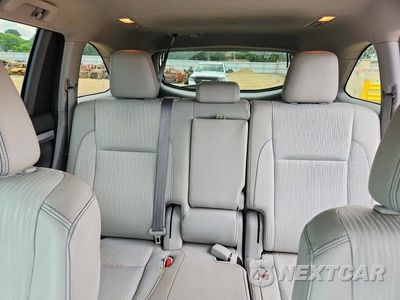 Zdjęcie 10 z 14 samochodu: 2017 TOYOTA HIGHLANDER LE PLUS VIN:5TDZZRFH3HS194188 - miniatura