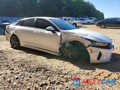 Czwarte zdjęcie samochodu z boku: 2021 KIA K5 LXS VIN:5XXG14J21MG054737 - miniatura