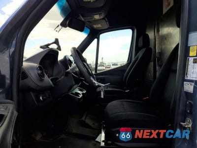 Zdjęcie 7 z 13 samochodu: 2019 MERCEDES BENZ SPRINTER 2500 DELIVERY VAN VIN:WD4PF0CD7KP101743 - miniatura