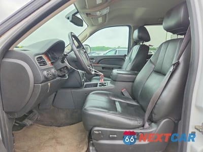 Zdjęcie 7 z 13 samochodu: 2013 GMC YUKON XL K1500 SLT VIN:1GKS2KE73DR177345 - miniatura