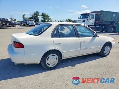 Trzecie zdjęcie samochodu z tyłu: 1998 TOYOTA COROLLA VE VIN:1NXBR18E8WZ068046 - miniatura