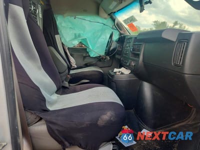Zdjęcie 7 z 13 samochodu: 2019 CHEVROLET EXPRESS G2500 VIN:1GCWGAFG5K1307449 - miniatura