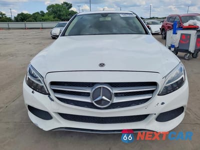 Piąte zdjęcie samochodu w środku: 2019 MERCEDES-BENZ C 300 4MATIC VIN:55SWF8EB6KU298526 - miniatura
