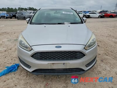Piąte zdjęcie samochodu w środku: 2016 FORD FOCUS SE VIN:1FADP3F27GL387071 - miniatura