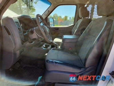 Zdjęcie 7 z 13 samochodu: 2017 NISSAN NV 2500 HD SV VIN:1N6BF0KY8HN807470 - miniatura