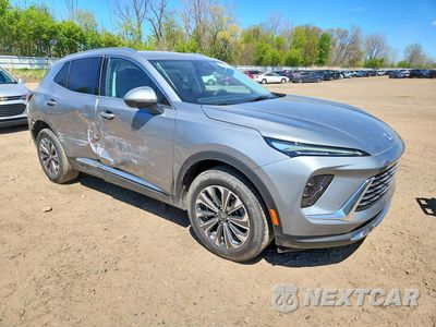Czwarte zdjęcie samochodu z boku: 2025 BUICK ENVISION PREFERRED VIN:LRBFZKE49SD092081 - miniatura