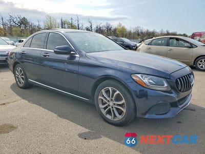 Czwarte zdjęcie samochodu z boku: 2017 MERCEDES-BENZ C 300 4MATIC VIN:55SWF4KB6HU210712 - miniatura