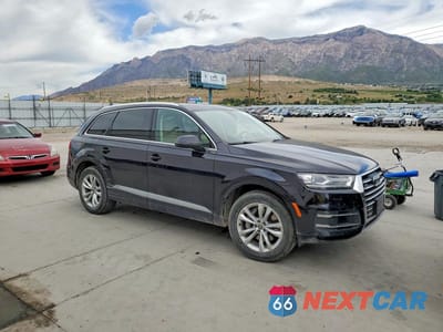 Czwarte zdjęcie samochodu z boku: 2018 AUDI Q7 PREMIUM PLUS VIN:WA1LHAF75JD047075 - miniatura